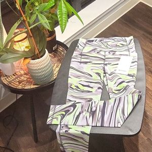 Legging lululemon Swift Speed HR Tight 28" NWT. Brand new! SIZE 6
